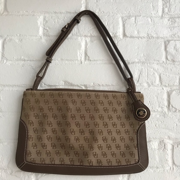Dooney & Bourke Handbags - Dooney & Bourke Signature Bag